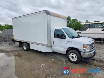 Czwarte zdjęcie samochodu z boku: 2021 FORD E450 BOX TRUCK VIN:1FDXE4FN8MDC28901 - miniatura