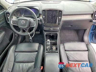 Zdjęcie 8 z 13 samochodu: 2023 VOLVO XC40 ULTIMATE VIN:YV4L12UX2P2023689 - miniatura