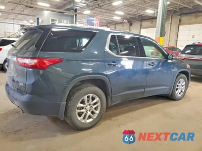 Trzecie zdjęcie samochodu z tyłu: 2018 CHEVROLET TRAVERSE LT VIN:1GNEVGKW8JJ264457 - miniatura