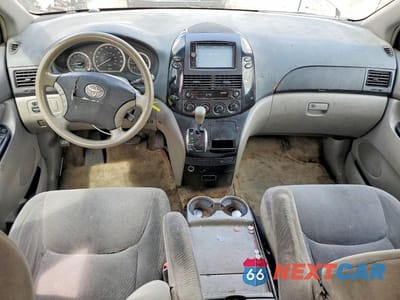 Zdjęcie 8 z 13 samochodu: 2005 TOYOTA SIENNA LE 7 PASSENGER VIN:5TDZA23C45S264266 - miniatura