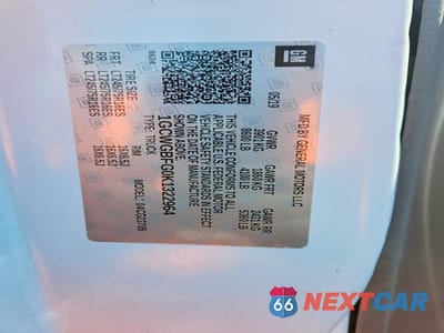 Zdjęcie 13 z 13 samochodu: 2019 CHEVROLET EXPRESS 2500 CARGO DELIVERY VAN VIN:1GCWGBFG0K1322964 - miniatura