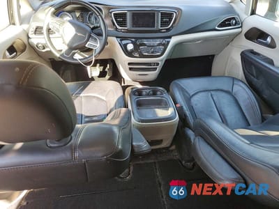 Zdjęcie 8 z 13 samochodu: 2018 CHRYSLER PACIFICA TOURING L VIN:2C4RC1BG2JR120727 - miniatura