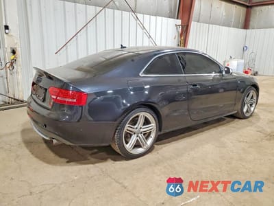 Trzecie zdjęcie samochodu z tyłu: 2010 AUDI S5 PREMIUM PLUS VIN:WAUGVAFR9AA024236 - miniatura