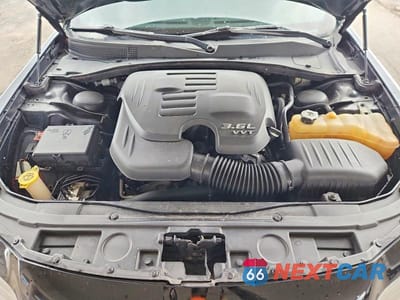 Zdjęcie 11 z 12 samochodu: 2016 CHRYSLER 300C VIN:2C3CCAEG9GH212213 - miniatura
