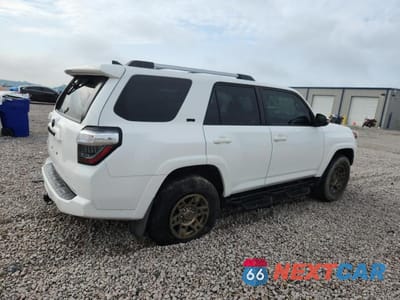 Trzecie zdjęcie samochodu z tyłu: 2019 TOYOTA 4RUNNER SR5 PREMIUM VIN:JTEBU5JR4K5693776 - miniatura