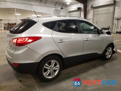 Trzecie zdjęcie samochodu z tyłu: 2011 HYUNDAI TUCSON GLS VIN:KM8JU3AC5BU160062 - miniatura