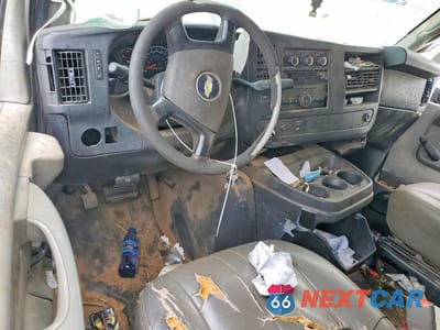 Zdjęcie 8 z 13 samochodu: 2011 CHEVROLET EXPRESS G2500 VIN:1GCWGFFA1B1132321 - miniatura