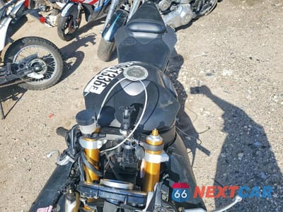 Piąte zdjęcie samochodu w środku: 2014 YAMAHA YZFR6 VIN:JYARJ16E8EA031653 - miniatura