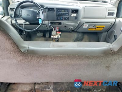 Zdjęcie 8 z 12 samochodu: 2001 FORD F350 SUPER DUTY VIN:1FDWW36S91ED85822 - miniatura