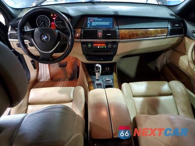 Zdjęcie 8 z 13 samochodu: 2010 BMW X5 XDRIVE48I VIN:5UXFE8C51AL312196 - miniatura