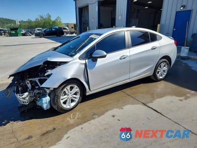 2019 CHEVROLET CRUZE LS 1G1BC5SM3K7148790 - główne zdjęcie licytacji z USA - miniatura