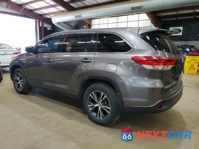 Drugie zdjęcie samochodu z przodu: 2019 TOYOTA HIGHLANDER LE VIN:5TDBZRFH1KS916654 - miniatura
