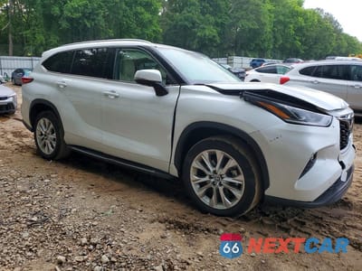 Czwarte zdjęcie samochodu z boku: 2023 TOYOTA HIGHLANDER LIMITED VIN:5TDKDRAH4PS041678 - miniatura