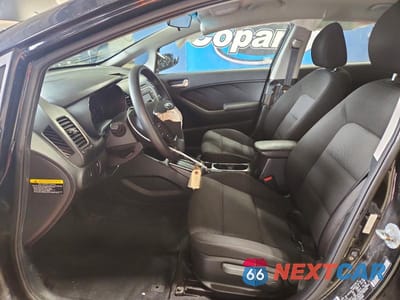 Zdjęcie 7 z 12 samochodu: 2017 KIA FORTE LX VIN:3KPFK4A73HE089900 - miniatura