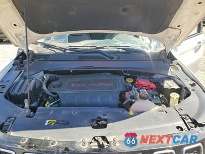 Zdjęcie 11 z 12 samochodu: 2019 JEEP COMPASS LATITUDE VIN:3C4NJDBB2KT703341 - miniatura