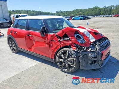 Czwarte zdjęcie samochodu z boku: 2023 MINI COOPER S VIN:WMW53DK0XP2T69204 - miniatura