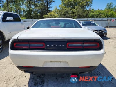 Zdjęcie 6 z 12 samochodu: 2016 DODGE CHALLENGER SXT VIN:2C3CDZAG1GH184165 - miniatura