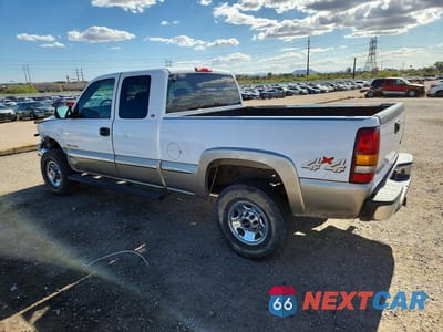 Drugie zdjęcie samochodu z przodu: 2000 GMC NEW SIERRA K2500 VIN:1GTGK29U2YZ112848 - miniatura