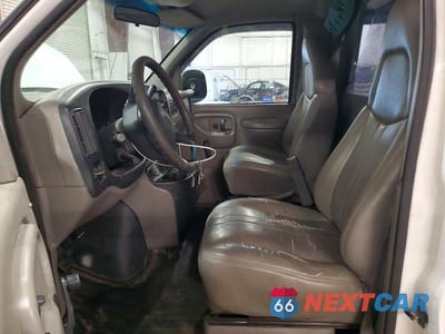 Zdjęcie 7 z 13 samochodu: 2000 CHEVROLET EXPRESS G2500 VIN:1GCFG25W4Y1186923 - miniatura