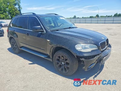Czwarte zdjęcie samochodu z boku: 2013 BMW X5 XDRIVE35I VIN:5UXZV4C54DL994128 - miniatura