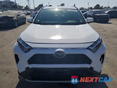 Piąte zdjęcie samochodu w środku: 2023 TOYOTA RAV4 LE VIN:JTMMWRFV5PD204559 - miniatura
