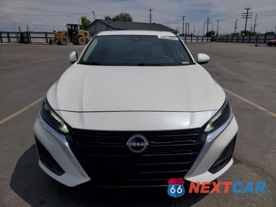 Piąte zdjęcie samochodu w środku: 2023 NISSAN ALTIMA SV VIN:1N4BL4DWXPN333475 - miniatura
