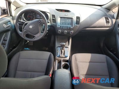 Zdjęcie 8 z 12 samochodu: 2018 KIA FORTE LX VIN:3KPFL4A74JE211005 - miniatura