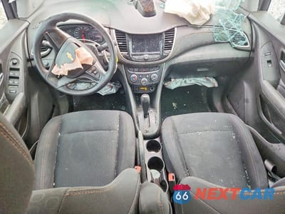 Zdjęcie 8 z 13 samochodu: 2018 CHEVROLET TRAX LS VIN:3GNCJKSB9JL370699 - miniatura