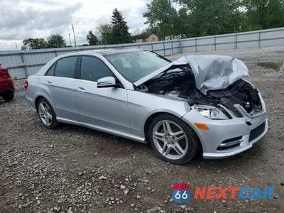 Czwarte zdjęcie samochodu z boku: 2013 MERCEDES-BENZ E 350 4MATIC VIN:WDDHF8JB0DA738399 - miniatura