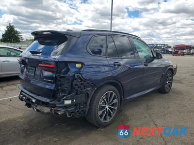 Trzecie zdjęcie samochodu z tyłu: 2026 BMW X5 XDRIVE50E VIN:5UX43EU09T9084138 - miniatura