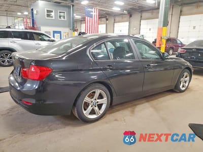 Trzecie zdjęcie samochodu z tyłu: 2013 BMW 328 XI VIN:WBA3B3C51DJ976205 - miniatura