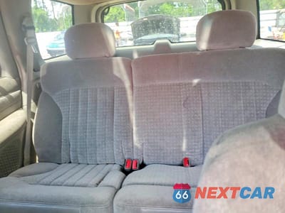 Zdjęcie 10 z 13 samochodu: 2000 CHEVROLET BLAZER VIN:1GNCS13W7Y2176970 - miniatura
