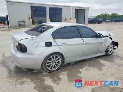 Trzecie zdjęcie samochodu z tyłu: 2006 BMW 330 I VIN:WBAVB33556KS33455 - miniatura