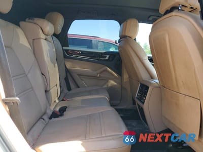 Zdjęcie 11 z 13 samochodu: 2019 PORSCHE CAYENNE VIN:WP1AA2AY9KDA06830 - miniatura