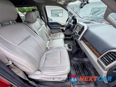 Piąte zdjęcie samochodu w środku: 2018 FORD F150 SUPERCREW VIN:1FTEW1E58JFB20593 - miniatura