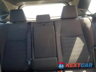 Zdjęcie 10 z 13 samochodu: 2025 TOYOTA RAV4 SE VIN:JTM16RFV5SJ077177 - miniatura
