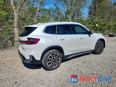 Trzecie zdjęcie samochodu z tyłu: 2023 BMW X1 XDRIVE28I VIN:WBX73EF01P5Y22817 - miniatura