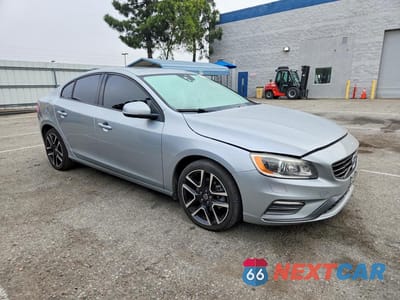 Czwarte zdjęcie samochodu z boku: 2017 VOLVO S60 VIN:YV126MFLXH2437496 - miniatura