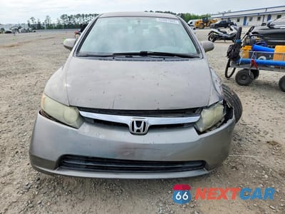 Piąte zdjęcie samochodu w środku: 2008 HONDA CIVIC LX VIN:1HGFA15548L007157 - miniatura