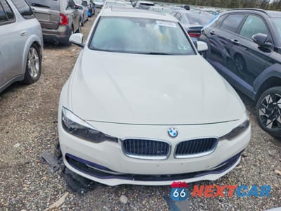 Piąte zdjęcie samochodu w środku: 2017 BMW 330 XI VIN:WBA8D9C3XHA005405 - miniatura