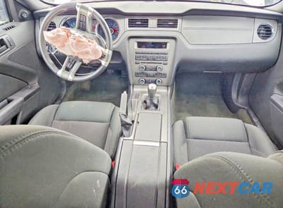 Zdjęcie 8 z 12 samochodu: 2014 FORD MUSTANG VIN:1ZVBP8AM8E5325703 - miniatura