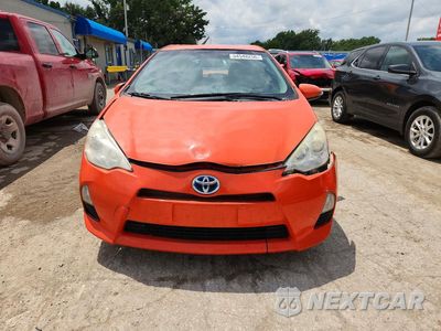 Piąte zdjęcie samochodu w środku: 2014 TOYOTA PRIUS C VIN:JTDKDTB3XE1064988 - miniatura