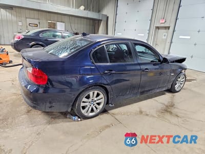 Trzecie zdjęcie samochodu z tyłu: 2006 BMW 325 XI VIN:WBAVD13596KV12650 - miniatura
