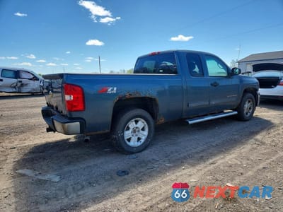 Trzecie zdjęcie samochodu z tyłu: 2013 CHEVROLET SILVERADO K1500 LT VIN:1GCRKSE78DZ248808 - miniatura