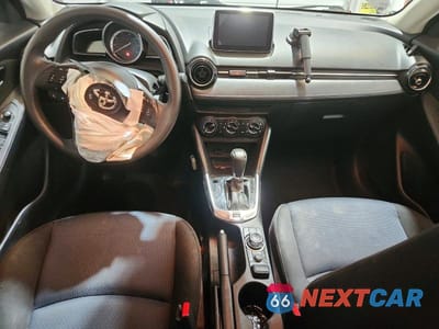 Zdjęcie 8 z 12 samochodu: 2017 TOYOTA YARIS IA BASE VIN:3MYDLBYV8HY160554 - miniatura