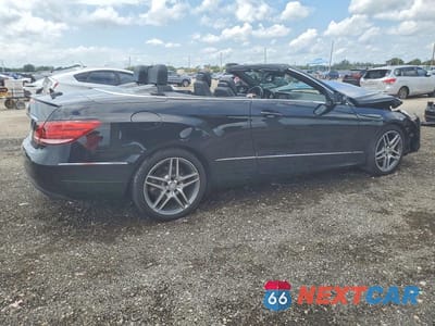 Trzecie zdjęcie samochodu z tyłu: 2014 MERCEDES-BENZ E 350 VIN:WDDKK5KF3EF234600 - miniatura
