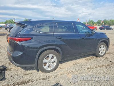 Trzecie zdjęcie samochodu z tyłu: 2022 TOYOTA HIGHLANDER L VIN:5TDCZRBH9NS225516 - miniatura