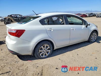 Trzecie zdjęcie samochodu z tyłu: 2013 KIA RIO LX VIN:KNADM4A39D6238323 - miniatura