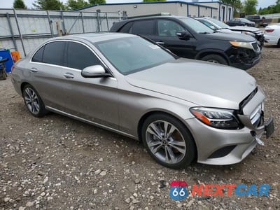 Czwarte zdjęcie samochodu z boku: 2019 MERCEDES-BENZ C VIN:55SWF8DB6KU289648 - miniatura