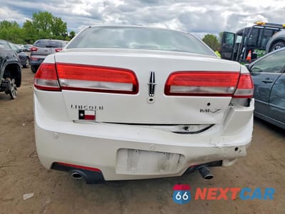 Zdjęcie 6 z 12 samochodu: 2010 LINCOLN MKZ VIN:3LNHL2GCXAR642907 - miniatura